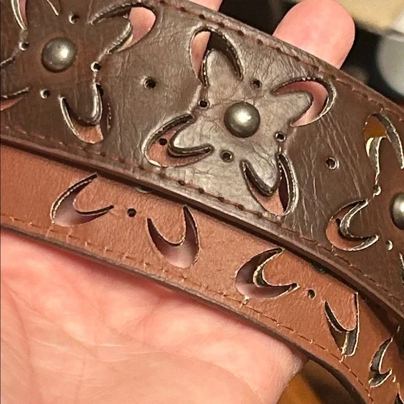 Brown Leather Western Belt with Rhinestone Floral Buckle – Boho Cowgirl Style - Picture 12 of 12